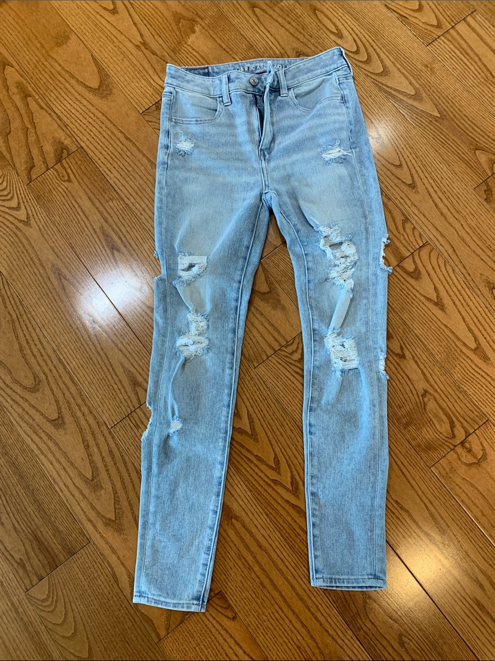 💛2/$20 American Eagle Outfitters Light Blue Distressed Skinny Jeans size 4